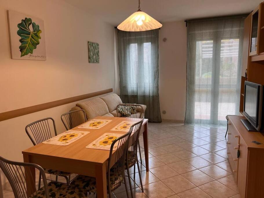 Appartamento Tranquillo Con Patio E Piscina La Caduta Bagian luar foto